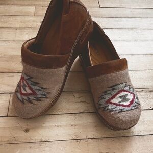 Born Tan and Brown Mules with Geometric Design